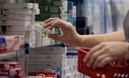 Governo estuda usar apenas preço para decidir cortes no SUS, diz indústria